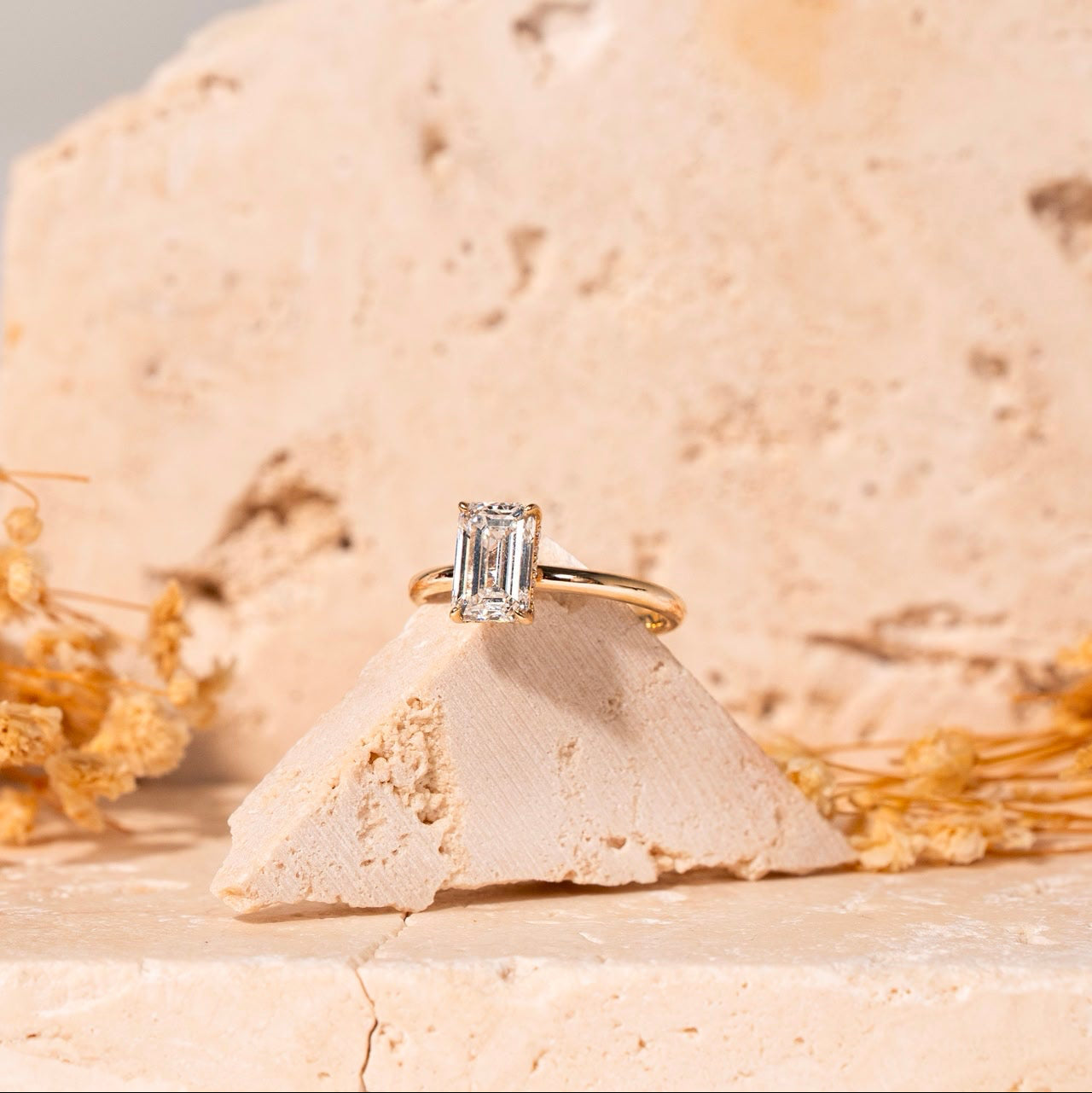 14KT Minimalist Ring with Lab Diamond
