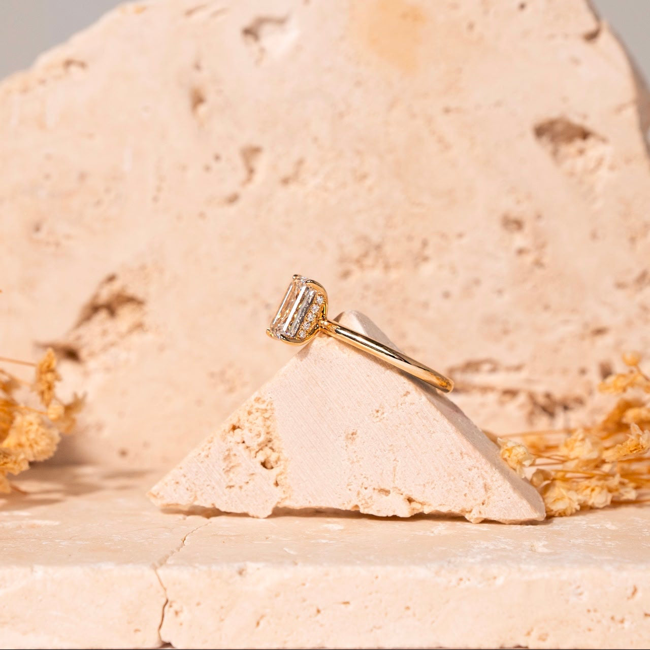 14KT Minimalist Ring with Lab Diamond