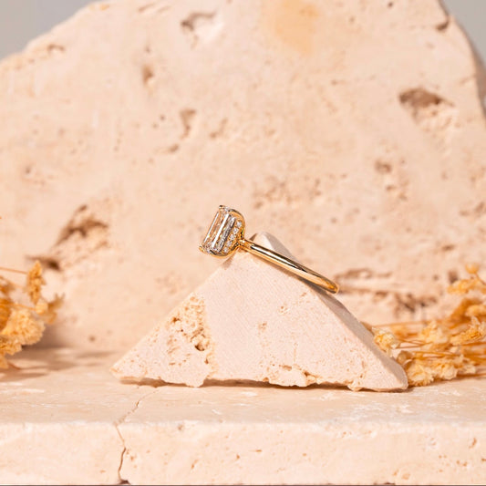 14KT Minimalist Ring with Lab Diamond