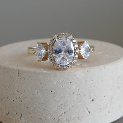 14k Yellow Gold oval Ring with Cubic Zirconia-12766